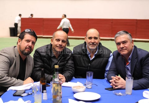 Erick Sotomayor Ruiz
 CUMPLEAÑOS MARIO LOZOYA SOTOMAYOR.
Luis,Abelardo,Raúl y Ramiro.