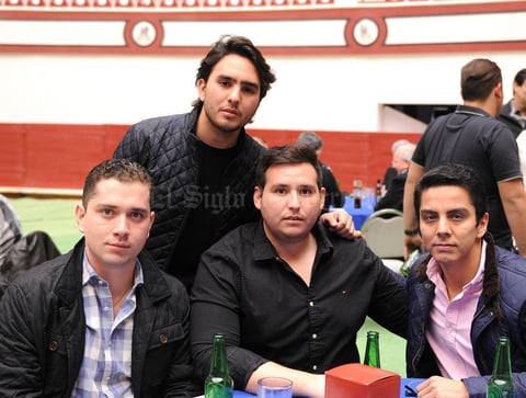 Erick Sotomayor Ruiz
 CUMPLEAÑOS MARIO LOZOYA SOTOMAYOR.
Armando,Beto,Andres y Nito.
