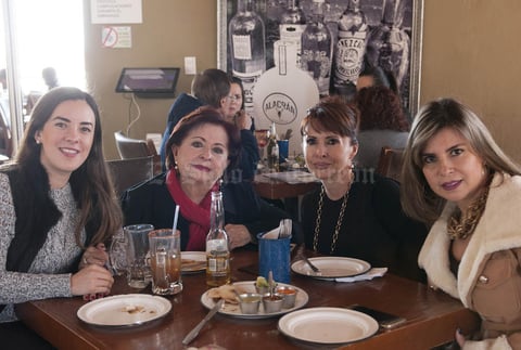 Erick Sotomayor Ruiz
 RESTAURANTE NICANOR.
Daniela,Fina,Lliada y Edelmira.