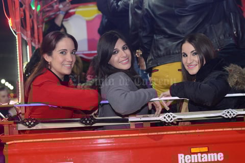 VAGON COLON
 En la foto: Lupita, Caro y Fátima