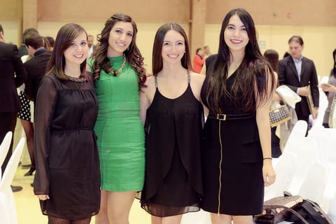 27012016 MUY GUAPAS.  Paola, Amalia, Sofía y Gloria.