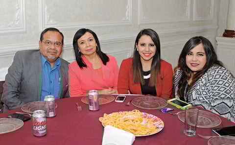 31012016 Mario, Luly, Dafne y Berenice.