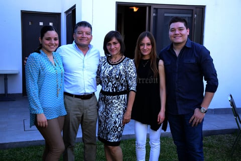 Ana Cris, Manolo, Gina, Jackie y Manolo