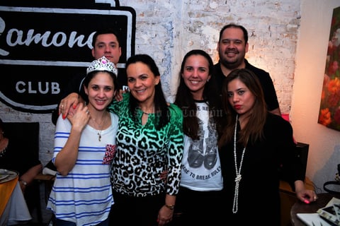 Maurice, Lorella, Lorella, Paulina, Pamela y Jorge