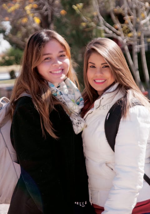 03022016 AMIGAS.  Cecilia y Viviana.