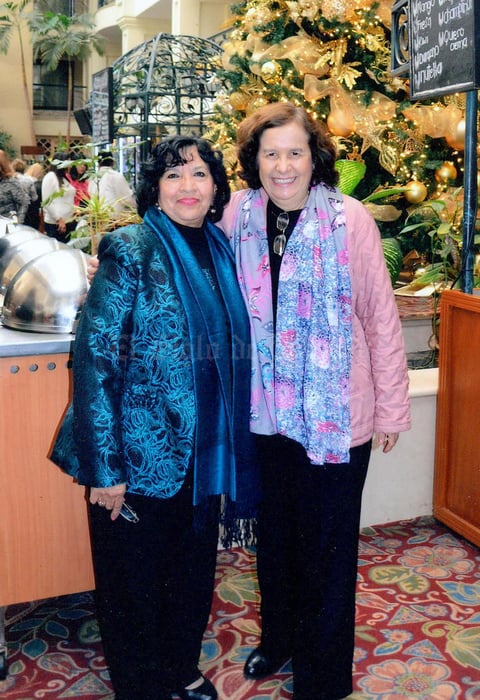 04022016 Evita Méndez e Irma Cervantes en reciente evento.