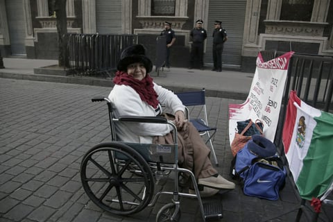 Personas con discapacidad acudieron a ver al Papa.