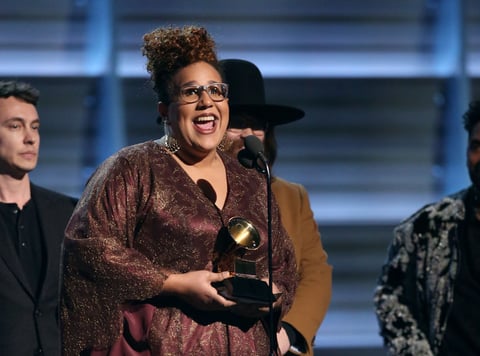La banda The Alabama Shakes fue galardonada a Mejor actuación rock.