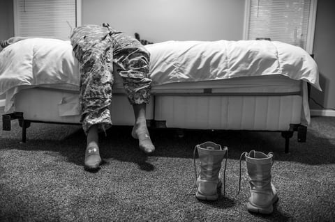 Fotografía de la serie ganadora del primer premio en la categoría de proyectos a largo plazo de la 59 edición del World Press Photo, tomada por la fotógrafa estadounidense Mary F. Calvert. La serie, fotografías tomadas entre 2013 y 2015, retrata a mujeres que fueron violadas o acosadas durante su servicio en las Fuerzas Armadas estadounidenses.
