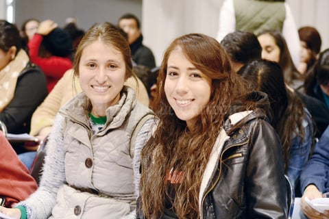 19022016 AMIGAS.  Arantza y Pamela.
