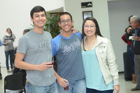 23022016 Yeye Romo, Miguel Vallebueno y Guadalupe Rodríguez.