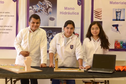 25022016 Carlos, Daniela y Celeste.
