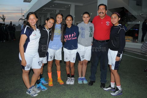 02032016 Equipo de basquetbol femenil juvenil A del Instituto Británico de Torreón.