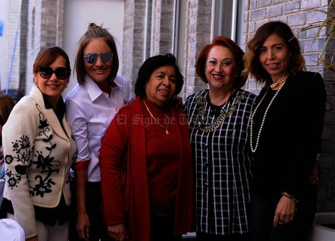 Claudia, Hilda, Lety, Tita y Ely