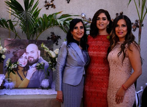 Claudia con Martha Sepúlveda de Cisneros y Martha Cisneros