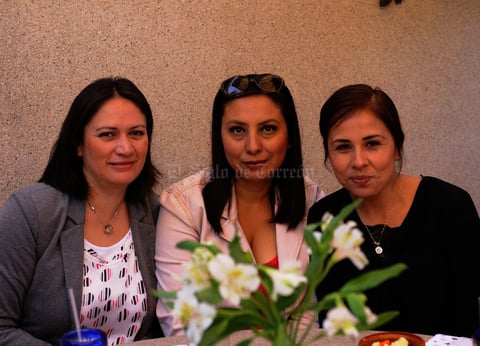Rosa, Diana y Azucena