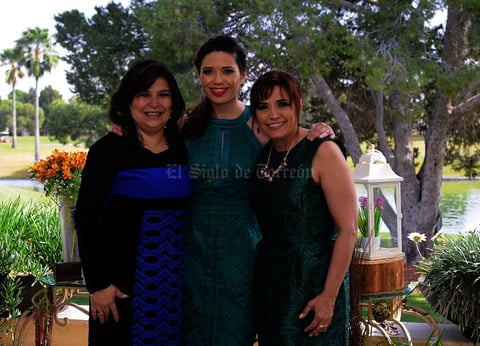 Ana Teresa con Susana Aguirre de Alonso y Teté Villarreal de Ramos Clamont