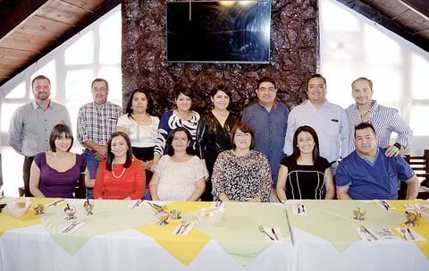 06032016 Gratos mometos pasaron los excompañeros en este gran día.