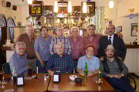 08032016 REUNIÓN DE AMIGOS.  Patricio, Francisco, Paco, Jorge, Pedro, Alejandro, Héctor, Jaime, Charly y Luis.