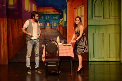 Ellos reviven sus historias personales representando a las parejas que tuvieron con canciones como El privilegio de amar, Será que no me amas y Detrás de mi ventana.