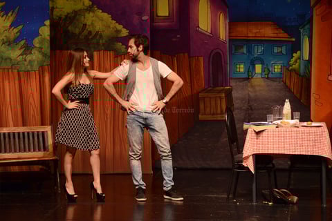 "Max" invita a cenar a "Sam", lo que denota toda una aventura.