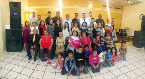09032016 AMENA REUNIóN.  Hace unos días, se realizó el primer aniversario de la convivencia de la Familia Belmonte en conocido salón de la ciudad, donde acudieron familiares del Estado de Mexico y Houston, Texas.
