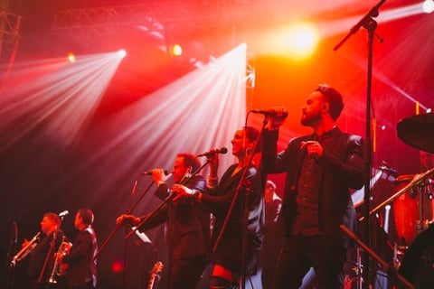 La música de Marc Anthony puso a bailar a los mexicanos.