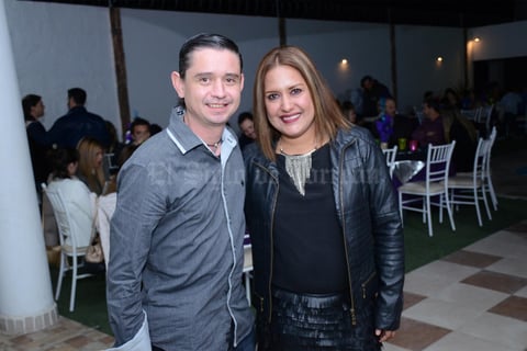 11032016 Hugo y Érika.