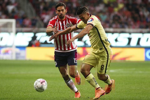 El primer tiempo fue dominado por las Chivas, sin embargo esto no se vio reflejado en el marcador.