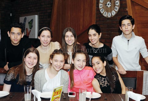 14032016 AMIGOS.  Susy, Aitana, Ivanna, Luciana, Carol, Luisa, Lorena, Santiago y Sebastián.