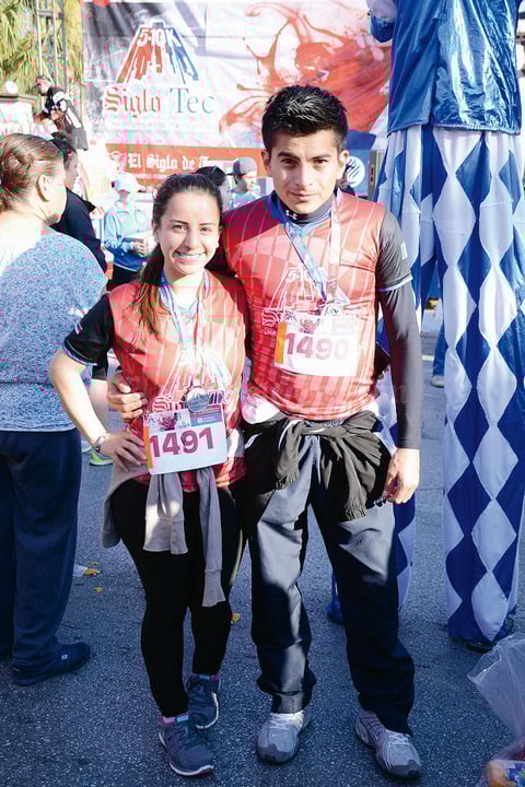 14032016 CONQUISTAN SU META.  Sara y Erick.