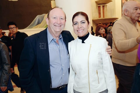 17032016 DISFRUTAN DE CONCIERTO.  Benito y Fanny.