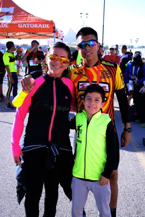 Leticia, Ricardo y Erick