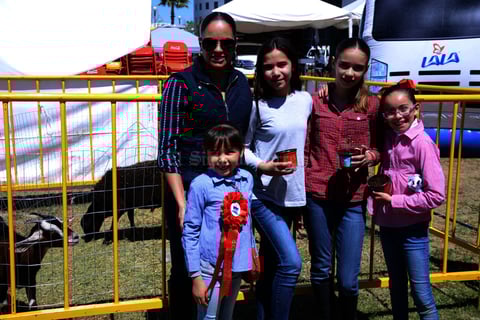 Norma, Sofía, Isabella, Regina y Camila