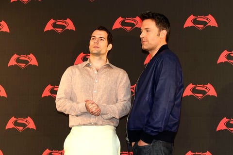 Henry Cavill y Ben Affleck durante la promoción de la cinta.