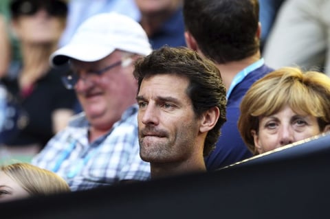 Mark Webber. Aunque cumplirá 40 años en agosto, el expiloto de Fórmula 1 y ahora participante del Campeonato Mundial de Resistencia, es uno de los más guapos de las pistas. El australiano tiene una relación de años con Ann Neal, quien es 13 años mayor que él.