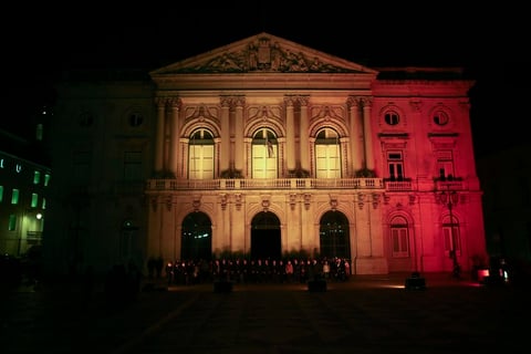 Así lució en Portugal el Ayuntamiento.