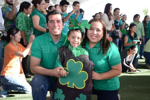 22032016 Eduardo, Renata y Angélica.