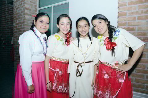 20032016 Mitza, Sara, Samira y Nailea.