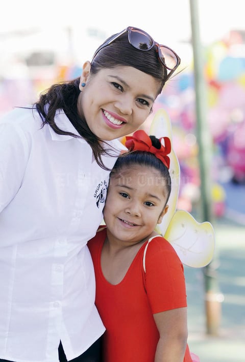 22032016 EVENTO ESCOLAR.  Sandra y Regina.