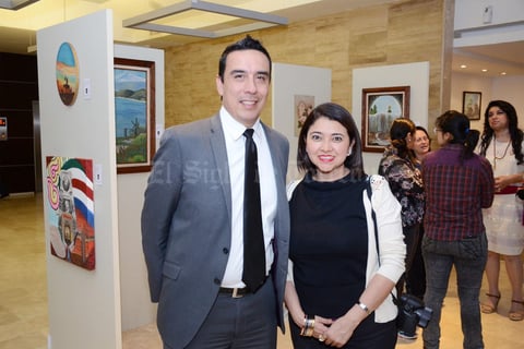 23032016 Admiran obras de arte