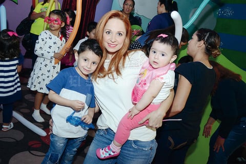 24032016 Cano, Barbie y Barbie.