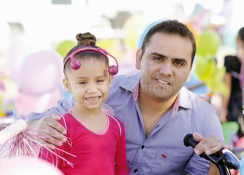 24032016 CONTENTOS.  Renata y Eduardo.