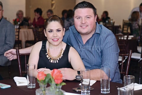 25032016 EN UN SHOW CóMICO.  Azucena y Alberto.