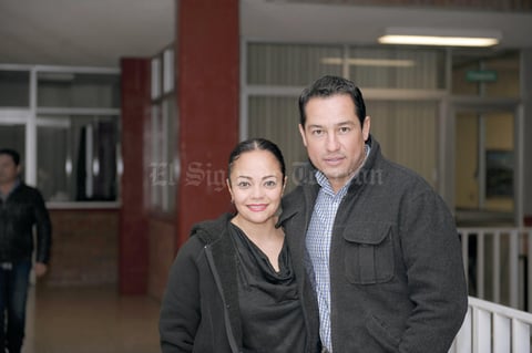 26032016 EN PAREJA.  Caro y Manolo.