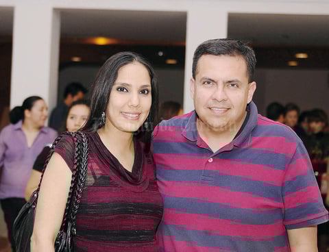 27032016 EN PAREJA.  Lorena y Rogelio.