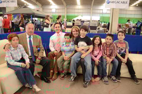 03042016 FELICES.  Dylan, Alfredo, Juan, Enrique, Gaby, Omar, Clara, Roberto y Alejandro.