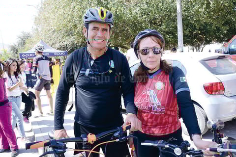 03042016 CICLISTAS.  Alejandro y Susana.