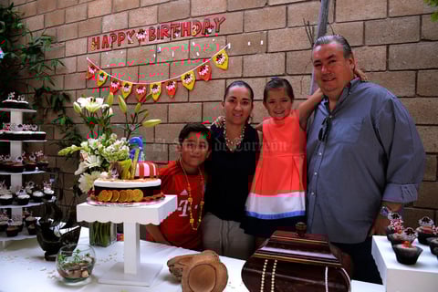 Gabriel, Mónica, Christianne y Walter