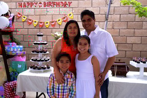 Ricardo, Marichuy, Lorena y Ricardo